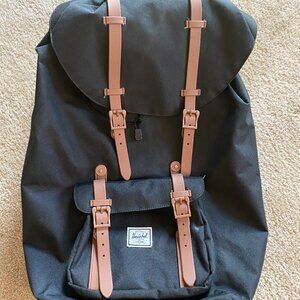 Herschel Little America Backpack – Black – 30L – Classic & Spacious 🎒✨